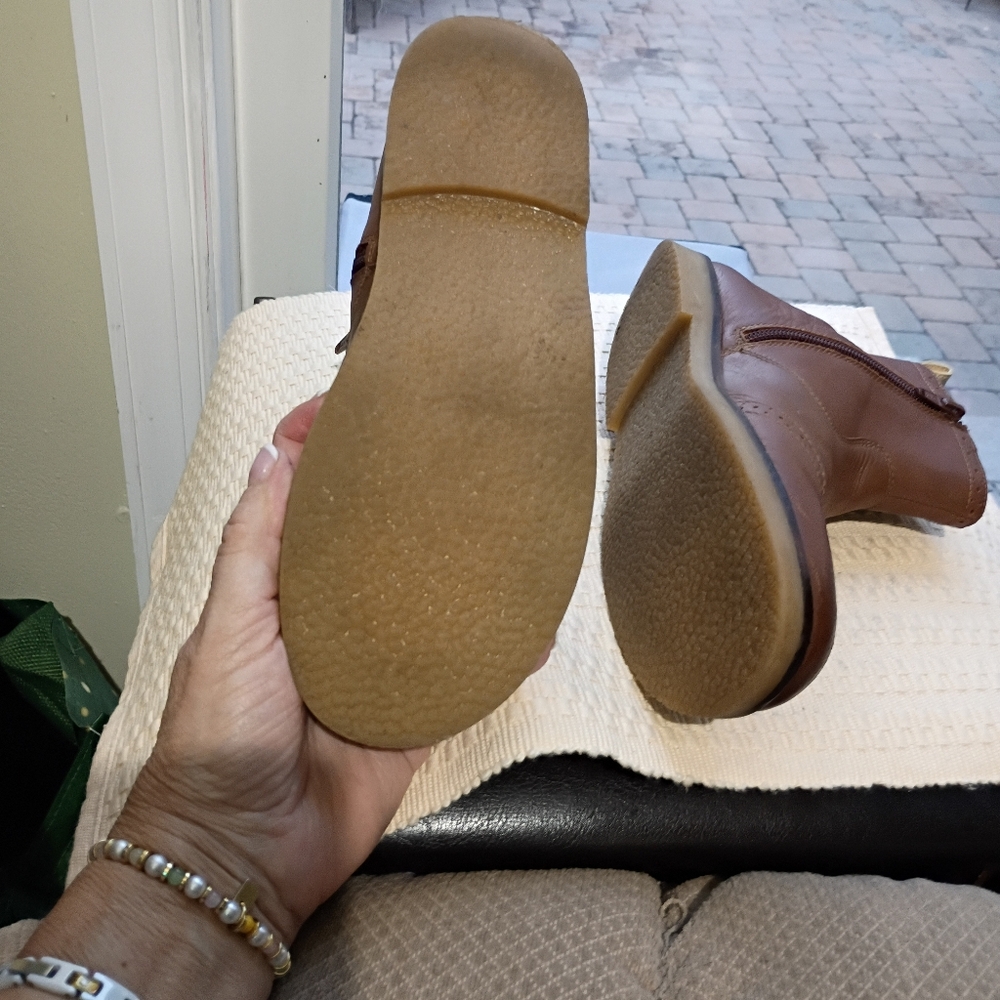Mini Boden Brown Chelsea Boots with Multicolor Stripe - Picture 5 of 7